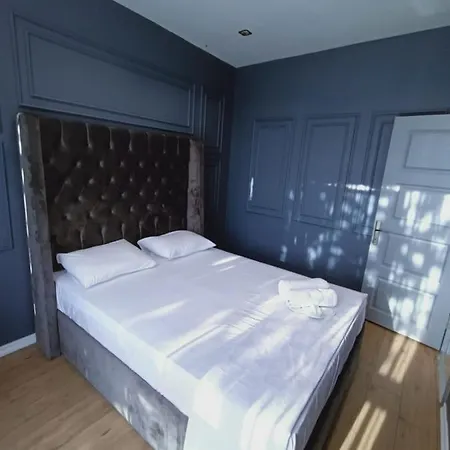 Hola Suites Apart Otel *