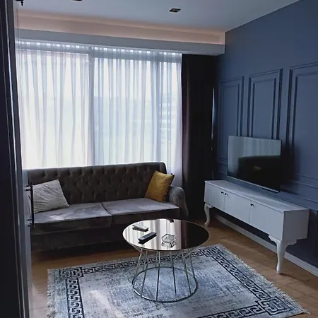 Hola Suites *
